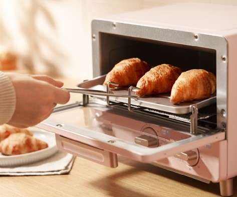 Electric mini outlet oven